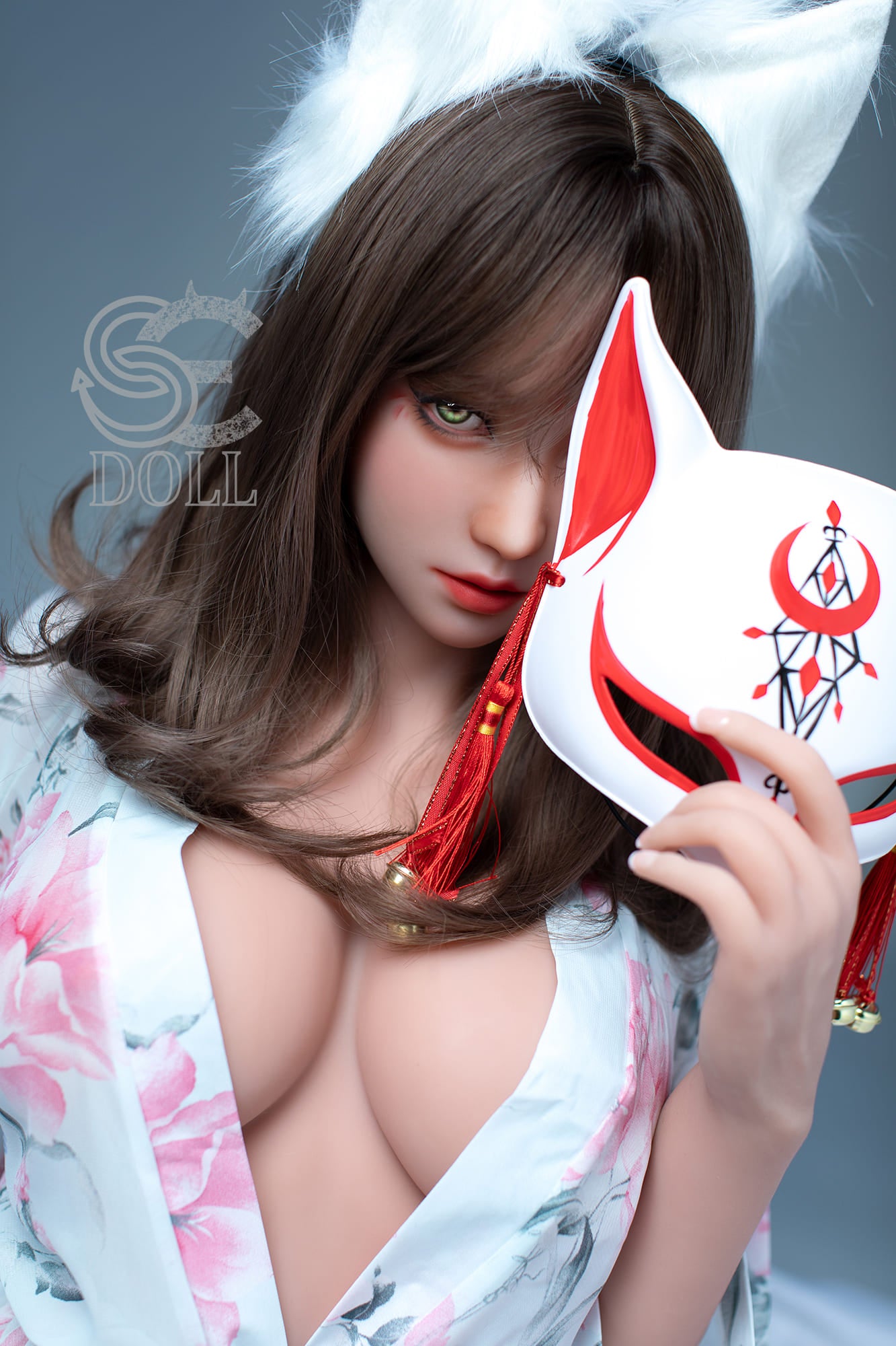 Cosplay asian sex doll with green eyes